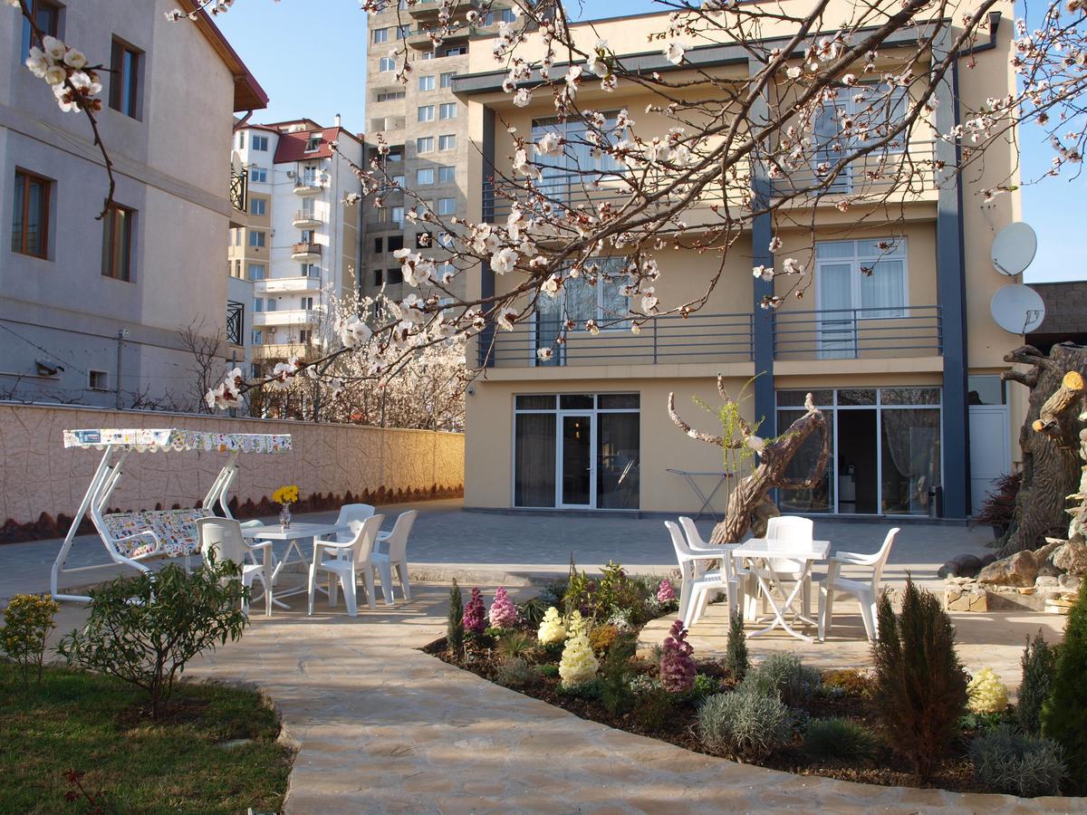 Liel Hotell Tbilisi Exteriör bild